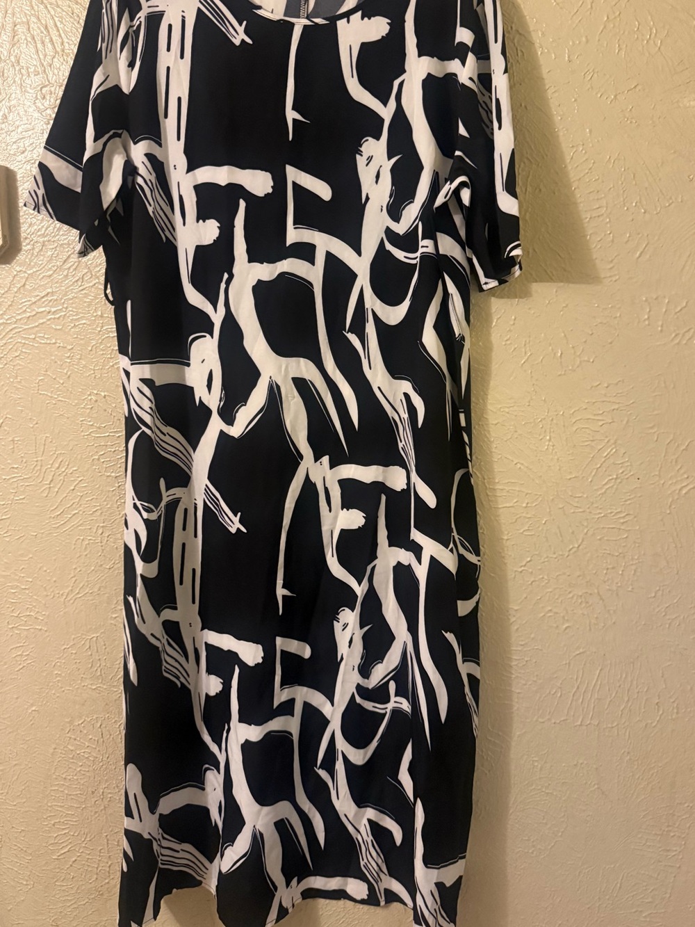 Amazon Black & White Abstract Midi Dress 2x